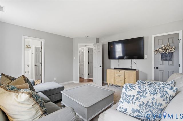 9533 Hungary Ridge Dr, Glen Allen, VA 23060