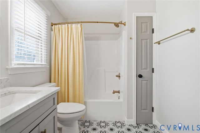 9533 Hungary Ridge Dr, Glen Allen, VA 23060