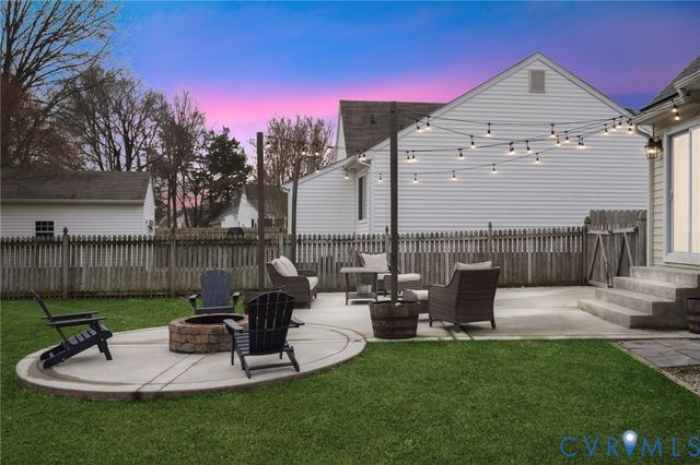 9533 Hungary Ridge Dr, Glen Allen, VA 23060