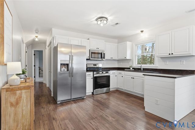 9533 Hungary Ridge Dr, Glen Allen, VA 23060