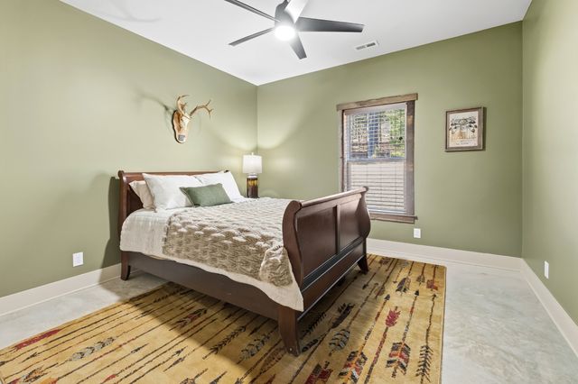 275 Preston Baggett Rd, Tennessee Ridge, TN 37178