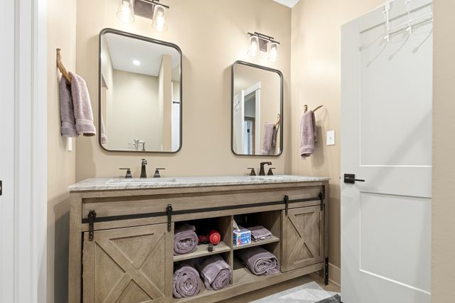 275 Preston Baggett Rd, Tennessee Ridge, TN 37178