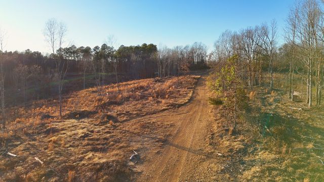 275 Preston Baggett Rd, Tennessee Ridge, TN 37178
