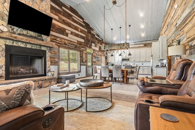 275 Preston Baggett Rd, Tennessee Ridge, TN 37178