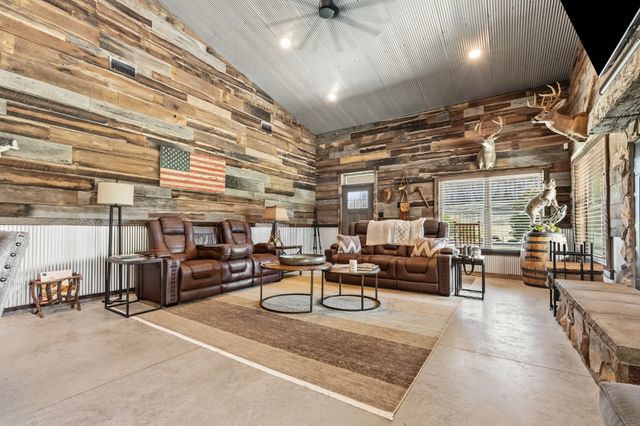 275 Preston Baggett Rd, Tennessee Ridge, TN 37178