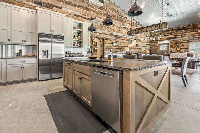 275 Preston Baggett Rd, Tennessee Ridge, TN 37178