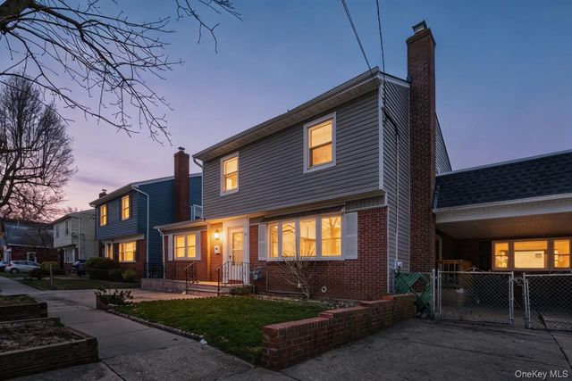 305 S 8th Street, New Hyde Park, NY 11040