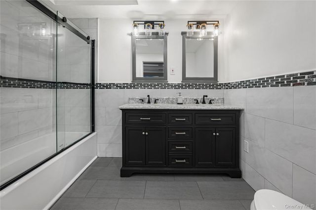 305 S 8th Street, New Hyde Park, NY 11040