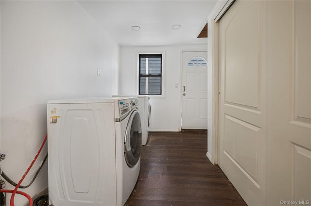 305 S 8th Street, New Hyde Park, NY 11040