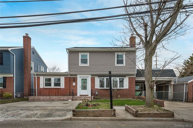 305 S 8th Street, New Hyde Park, NY 11040