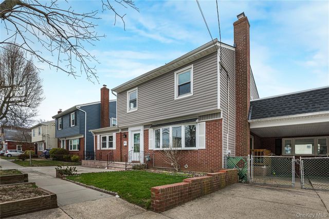 305 S 8th Street, New Hyde Park, NY 11040