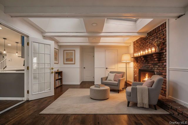 305 S 8th Street, New Hyde Park, NY 11040