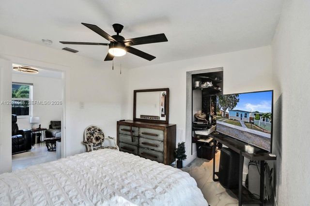 2220 Hope Street, Hollywood, FL 33020