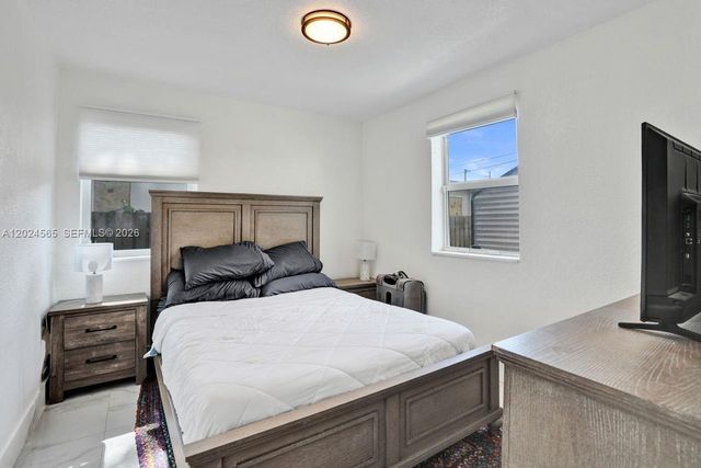 2220 Hope Street, Hollywood, FL 33020