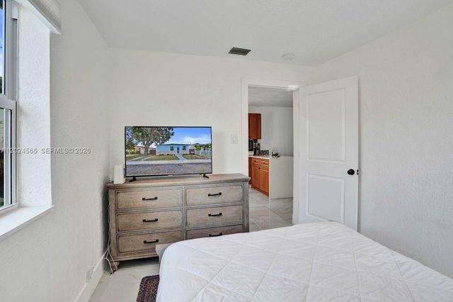 2220 Hope Street, Hollywood, FL 33020