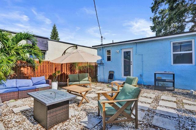 2220 Hope Street, Hollywood, FL 33020