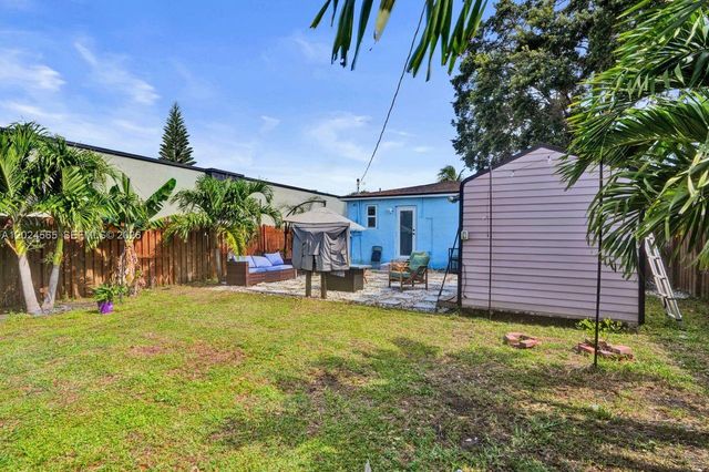 2220 Hope Street, Hollywood, FL 33020