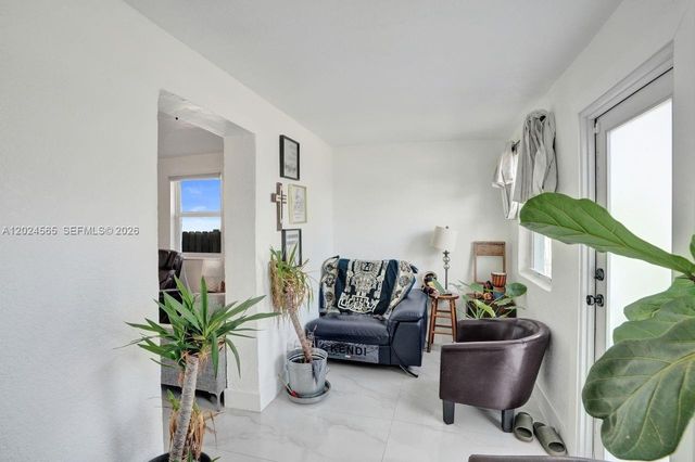 2220 Hope Street, Hollywood, FL 33020