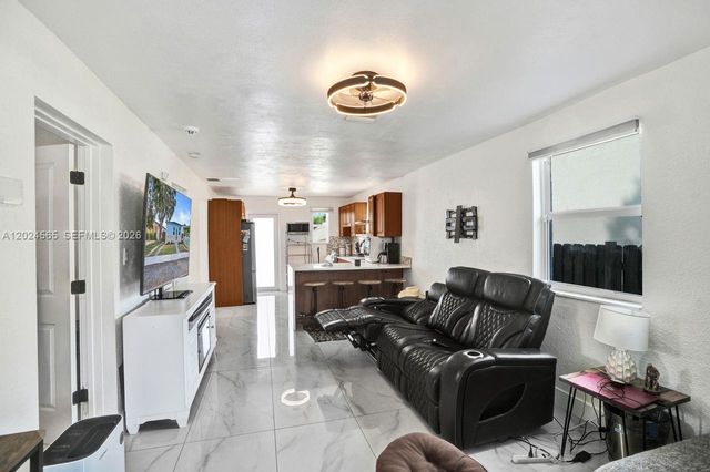 2220 Hope Street, Hollywood, FL 33020