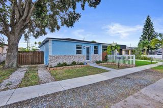 2220 Hope Street, Hollywood, FL 33020
