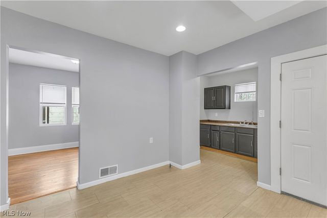 927 E 149th Street, Cleveland, OH 44110