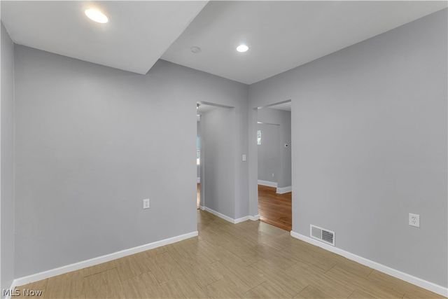 927 E 149th Street, Cleveland, OH 44110