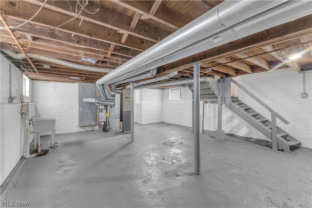 927 E 149th Street, Cleveland, OH 44110