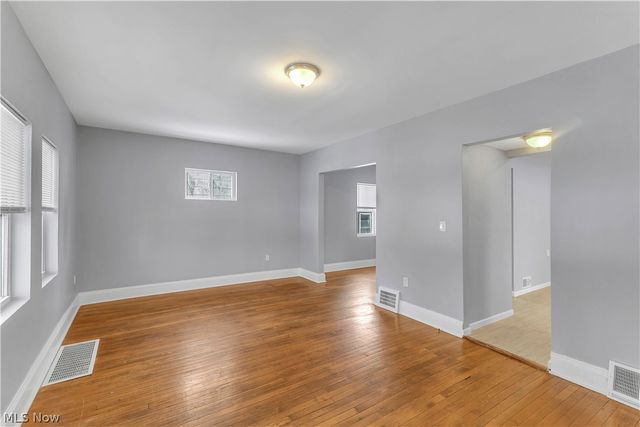 927 E 149th Street, Cleveland, OH 44110