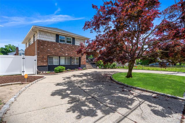 11701 237th Street, Elmont, NY 11003