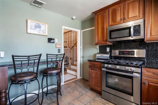 11701 237th Street, Elmont, NY 11003