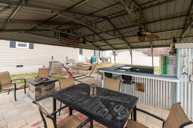 194 WAYLAND DR, Stanley, VA 22851