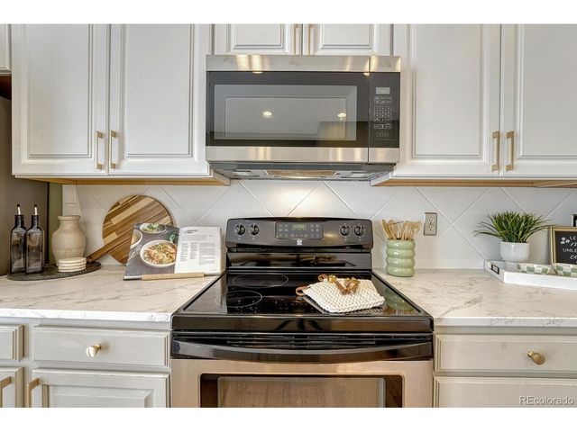 566 Oxbow Dr, Monument, CO 80132