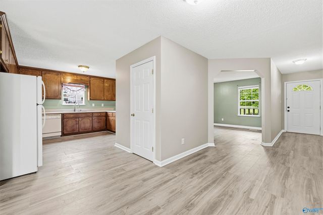 1211 Thornhill Road, Boaz, AL 35956