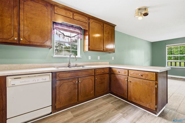 1211 Thornhill Road, Boaz, AL 35956