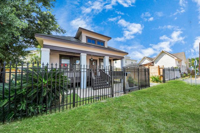 1211 Bingham Street, Houston, TX 77007