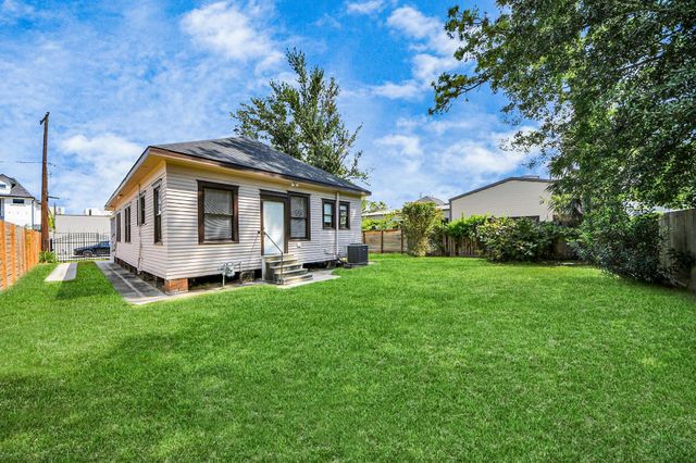 1211 Bingham Street, Houston, TX 77007