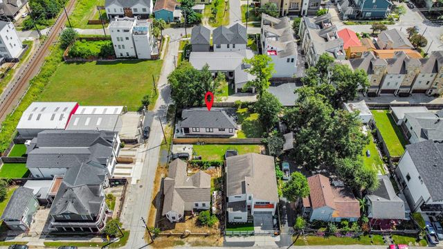 1211 Bingham Street, Houston, TX 77007