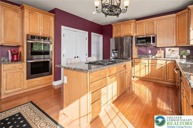 50 Melchor Drive, Easton, PA 18042