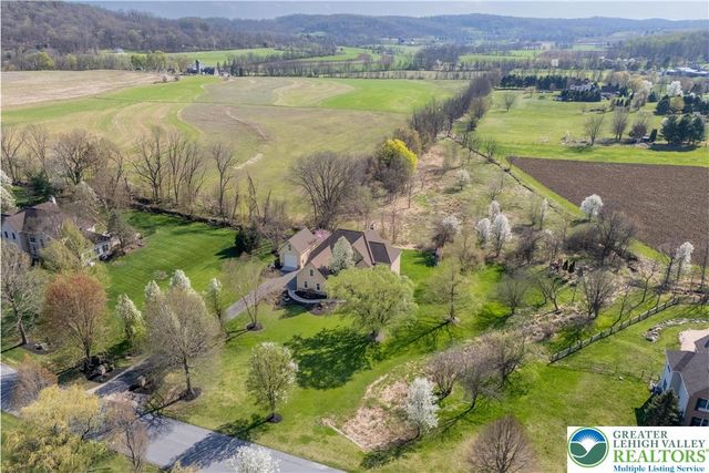 50 Melchor Drive, Easton, PA 18042