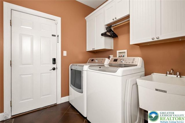 50 Melchor Drive, Easton, PA 18042