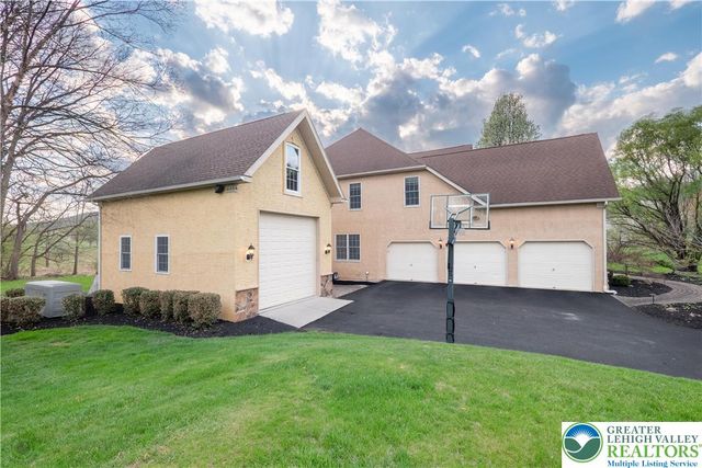 50 Melchor Drive, Easton, PA 18042