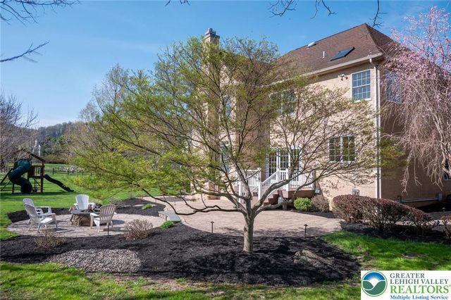 50 Melchor Drive, Easton, PA 18042