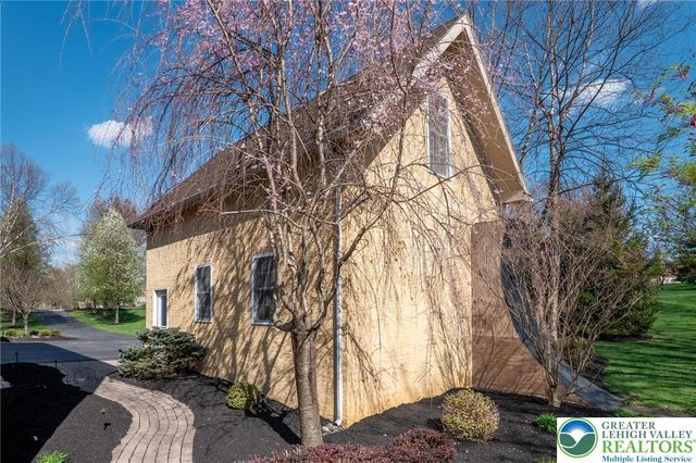 50 Melchor Drive, Easton, PA 18042