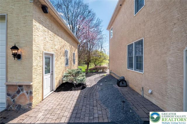 50 Melchor Drive, Easton, PA 18042