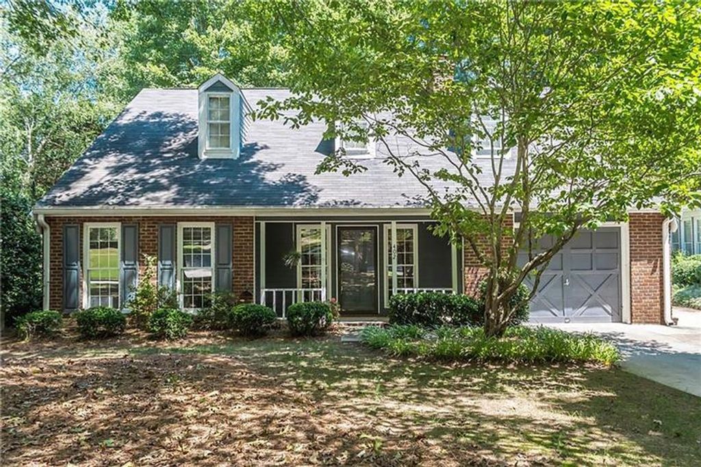 402 Roswell Green Lane, Roswell, GA 30075