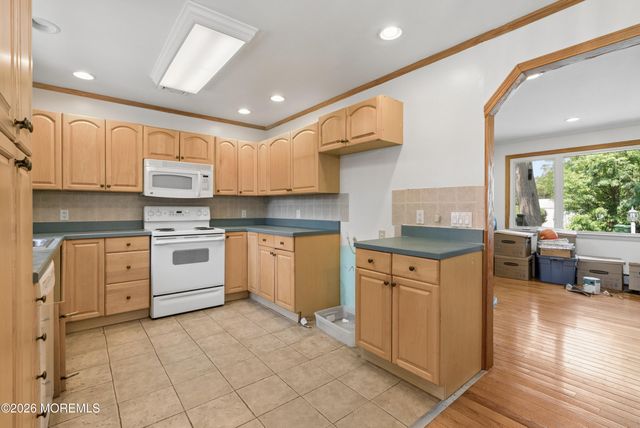 509 Ship Avenue, Beachwood, NJ 08722