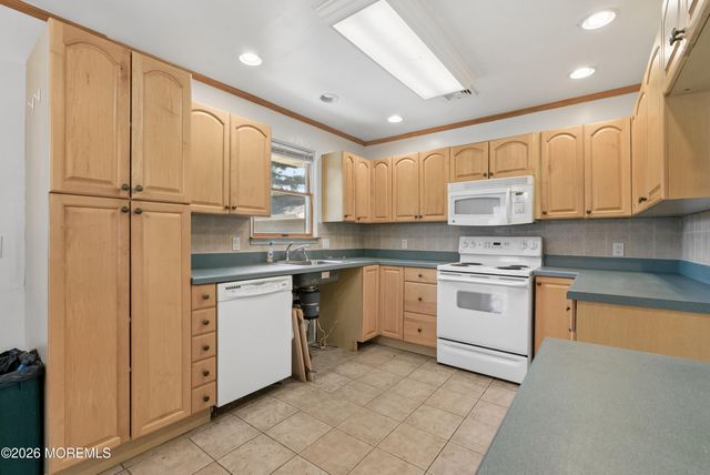 509 Ship Avenue, Beachwood, NJ 08722