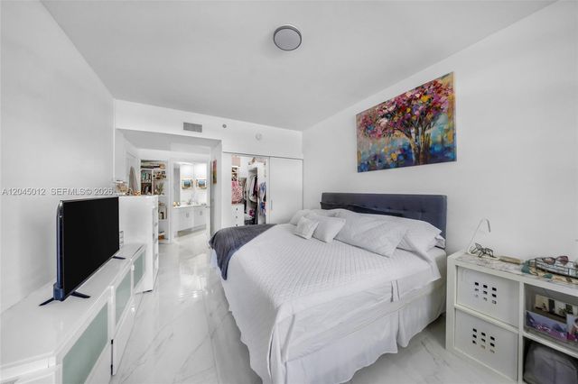 3255 NE 184th St 12112, Aventura, FL 33160