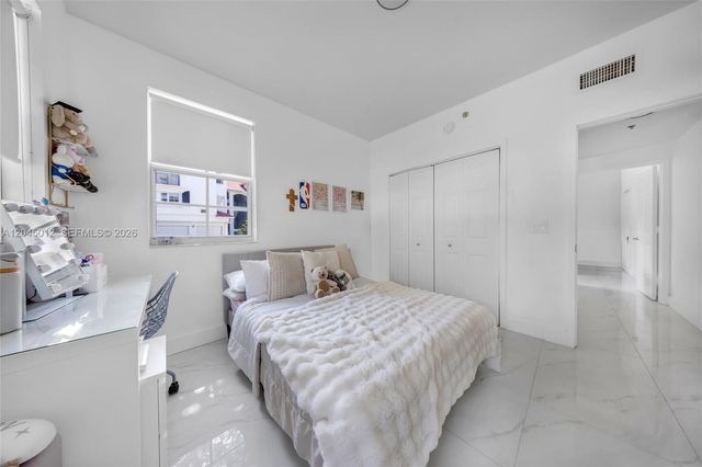 3255 NE 184th St 12112, Aventura, FL 33160