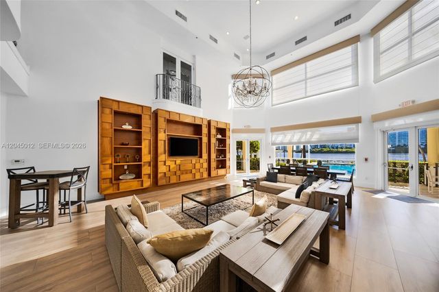 3255 NE 184th St 12112, Aventura, FL 33160